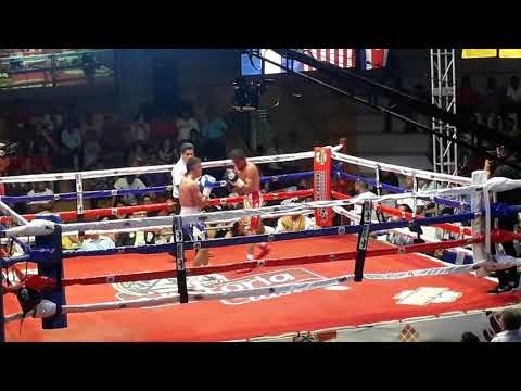 Segundo round de la victoria de Félix Alvarado sobre el Pollito Meneses