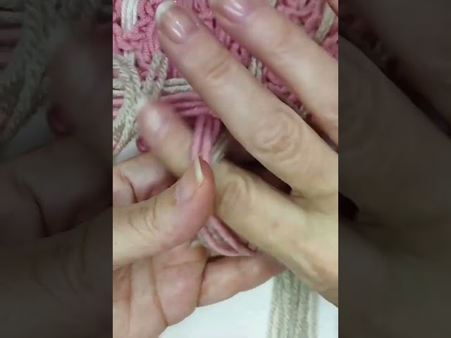 Vídeo relacionado con Chalier Fashion Bufanda Invierno Mujer Embalaje en Caja de Regalo Bufanda a Cuadros Manta de Gran Tamaño Chal Cachemira Cálido para Mujer Regalo Secreto Navidad