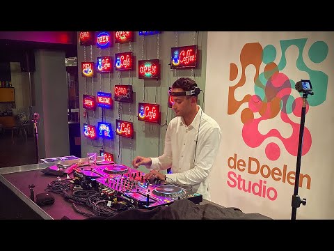 Josh Charm creating Ear Illusion @ de Doelen Studio, Rotterdam, The Netherlands