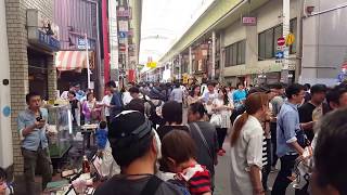 What it looks like being 6'5 in Japan
