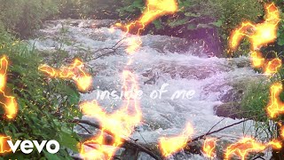 Kadr z teledysku The River Must Flow tekst piosenki Gino Vannelli feat. Brian McKnight