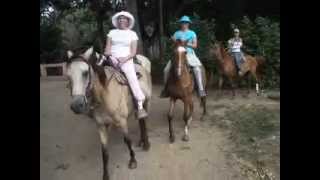 preview picture of video 'Horseback Riding  www.santafedeantioquia.es.tl  Cabalgatas'