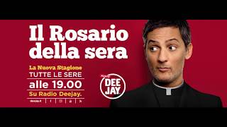 Il Rosario della Sera: Calcutta canta &#39;Fatti Mandare Dalla Mamma&#39; in chiave Paracetamolo
