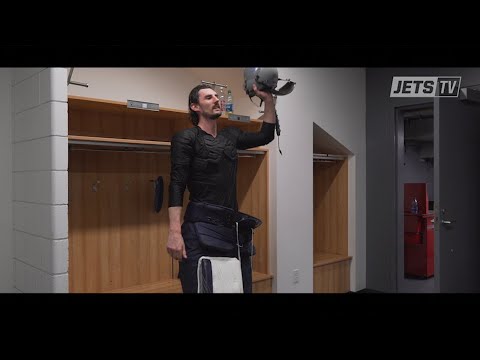 HELMET PRESENTATION: Connor Hellebuyck