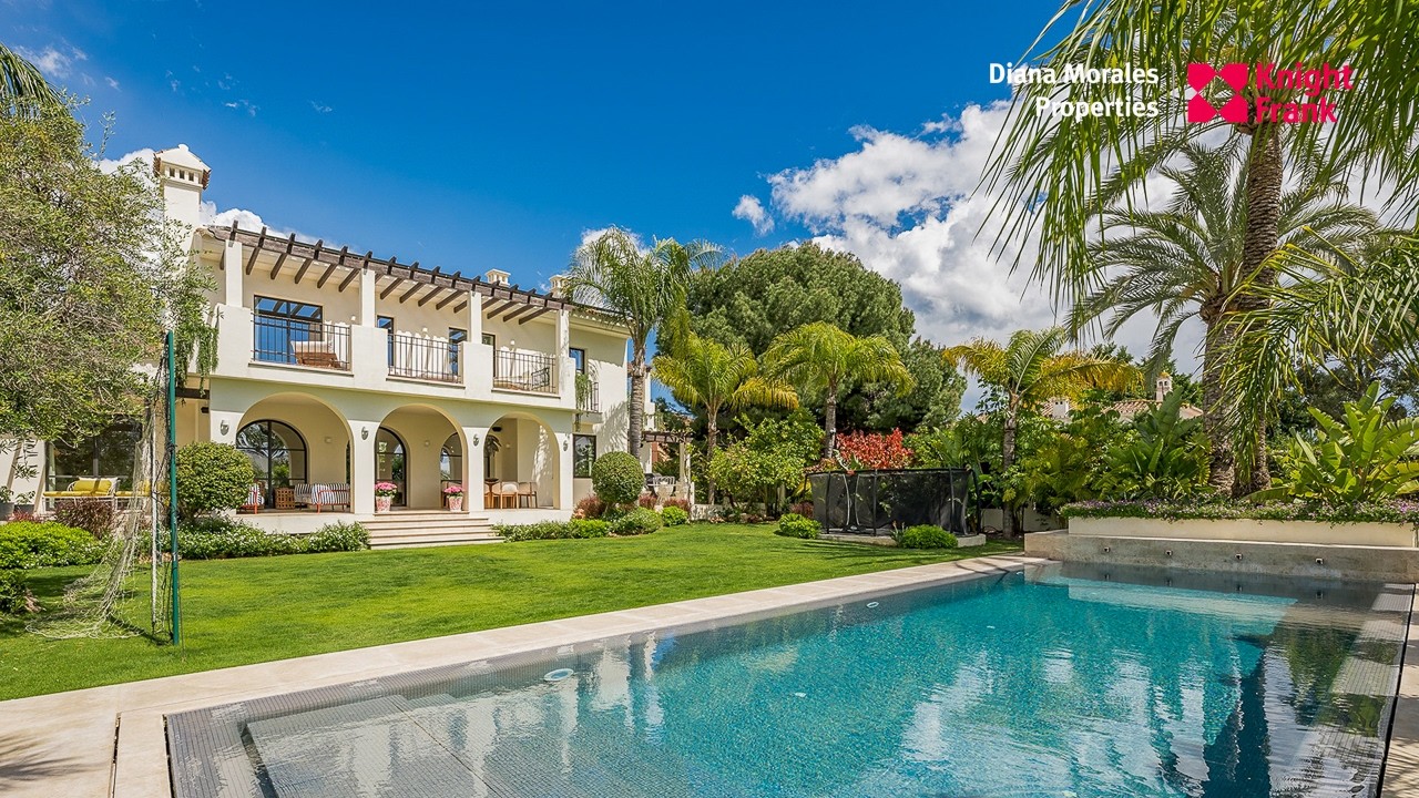 Villa for sale in Linda Vista Baja, San Pedro de Alcantara