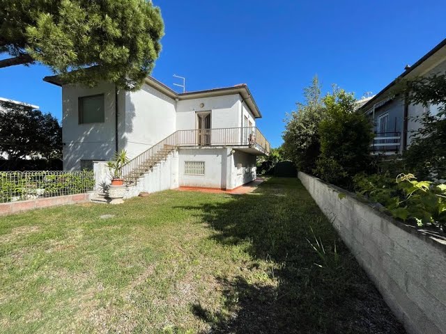 Cecina Mare Bifamiliare con ampio giardino