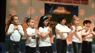 preview picture of video 'Marcia and Esther Miriam at Siddur Play, Hebrew Academy of Morris County, Randolph, NJ, May 28, 2014'