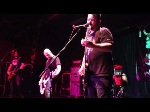 Torche - Charge Of The Brown Recluse 5/21/13 Oakland Metro