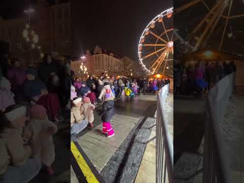 Pískomil se vrací / Kašpárek v rohlíku – Letim hledat světy