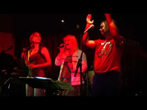 Never Mind the Neighbours 9 september 2011