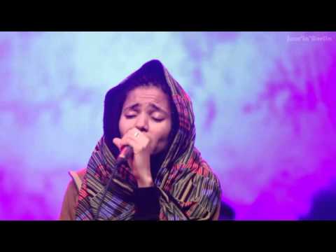 Nneka LIVE 'Walking' My Fairy Tales ♫♥