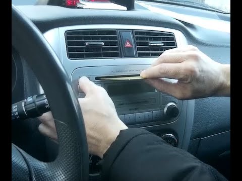 Как вытащить диск из магнитолы - простой способ