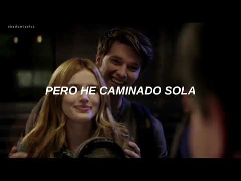 Bella Thorne; Walk With Me (Traducida al español)