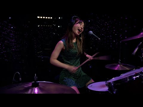Otoboke Beaver - I am not maternal (​ア​イ​ド​ン​ビ​リ​ー​ブ​マ​イ​母​性​) (Live on KEXP)