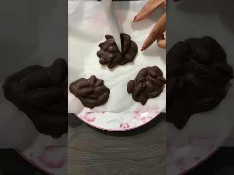 Dark Chocolate Sea Salt Almond Rocks #healthyeating #tasty #homemade #sweettooth #sweetcravings 🍫