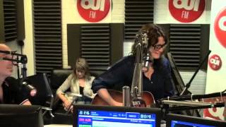 Session acoustique OÜI FM Jo Krasevich - Remember You + Like a Hurricane (reprise - Neil Young).mp4