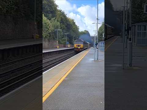 47810 Thunders through Winchester on 5Z31 With a nice 2 tone