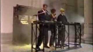 Liza Minnelli Pet Shop Boys &#39;Losing My Mind&#39; Wogan