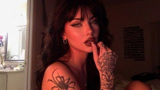 People stare at you like a painting