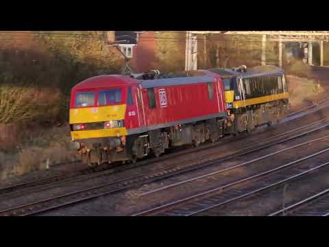 0Z90 - DB90's - Bumblebee2 (90029) and CB Hall (90035) heading down Daventry for 4S49 later on