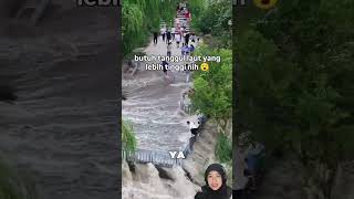 Download lagu The waves are really high | #sea #view #fyp #beach mp3