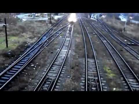 R15885 Cheresig - Oradea format dintr-un automotor X4500 intrand in gara de sosire