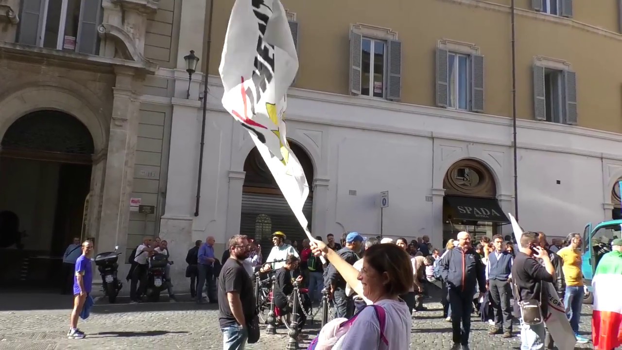 Il M5S contro il Rosatellum Il M5S contro il Rosatellum