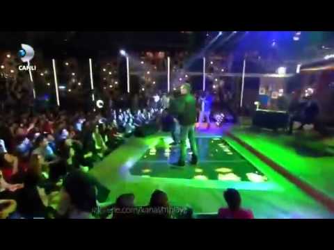Beyaz Show   Mustafa Ceceli ft Pit10   Es  Canlı Performans // 24 Ocak 2014 [HD]