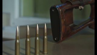 יריות ביום החתונה - מרן הרב מרדכי אליהו (הרב מרדכי אליהו זצ"ל) - התמונה מוצגת ישירות מתוך אתר האינטרנט יוטיוב. זכויות היוצרים בתמונה שייכות ליוצרה. קישור קרדיט למקור התוכן נמצא בתוך דף הסרטון