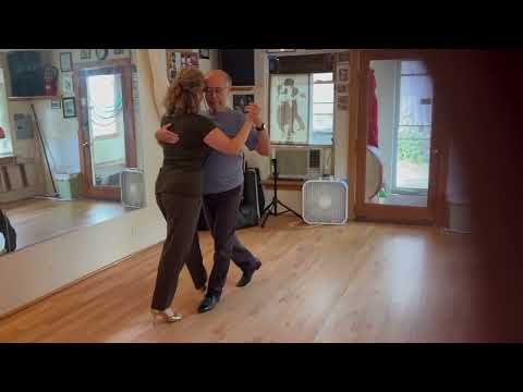 Sonatina, Di Sarli - Just Walking #tangoargentino #tango #argentino #journey #lesson