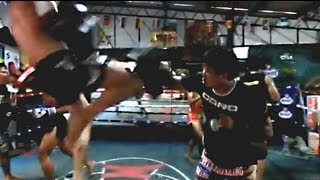preview picture of video 'MuayThai training | Chitlada Gym @Soi Seansuk'