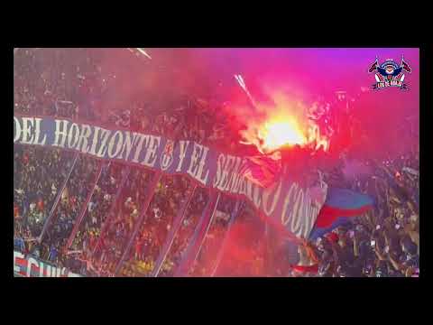 "SALTA SOLAMENTE POR LA U   LOS DE ABAJO EN COQUIMBO" Barra: Los de Abajo • Club: Universidad de Chile - La U