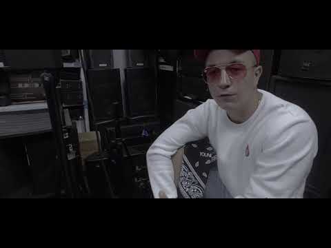 Zbuku - o odzieży YOUNG BLOOD