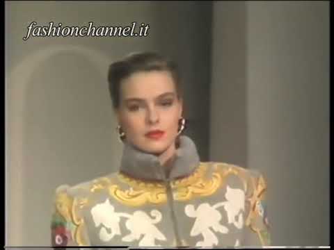 "Valentino" Autumn Winter 1988 1989 Paris 1 of 2 pret a porter woman by FashionChannel