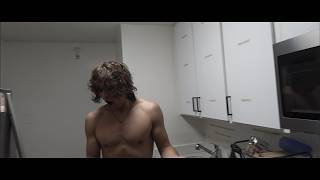 Download lagu how i train & eat before NYC modeling mp3