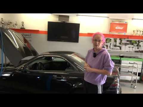 More and more vario roof problems occur on the Mercedes SLK R170. We can quickly resolve the issues.