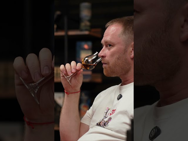 Vídeo relacionado con Lagavulin 10 Years Old Single Malt Whisky 43% Vol. 0,7l in Giftbox