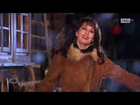 Anna Maria Kaufmann ⛪ Huron Carol (ältestes Weihnachtslied Kanadas) 👉 Full HD | engl.