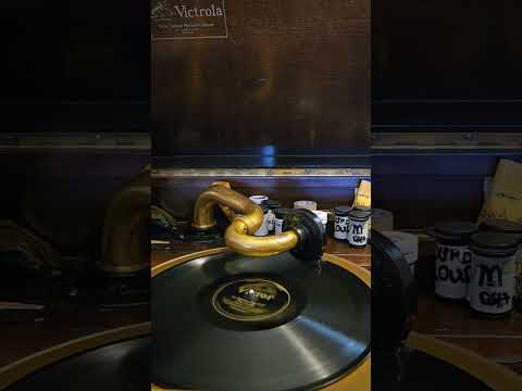 La Paloma - International Novelty Orchestra (Nat Shilkret) Victor Records #19002 1922