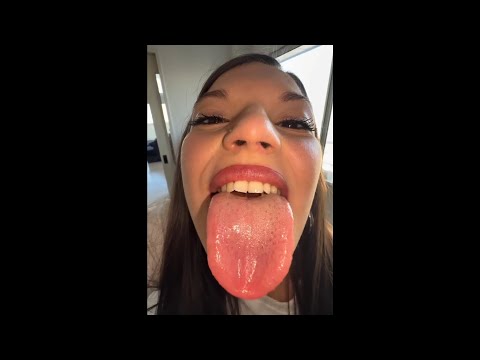 Long tongue girl 290