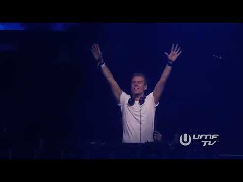 Jean-Michel Jarre & Armin Van Buuren - EPICA MAXIMA (Live Performance)