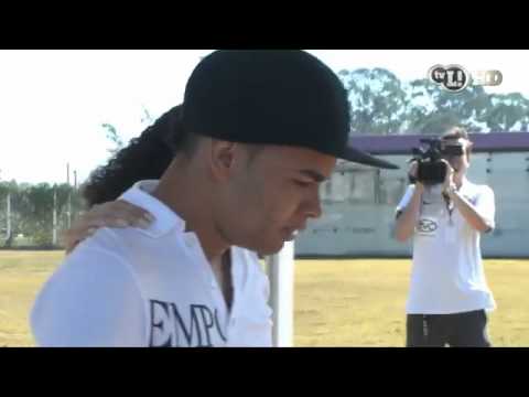 TVL! flagra Dentinho chorando em sua despedida do Timão