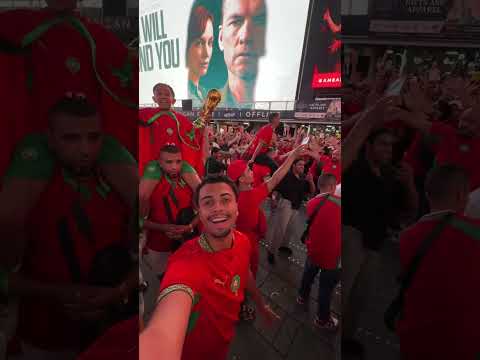 سييير سيييير كاتسمع بالجهد ف TIMES SQUARE 🤩❤️
