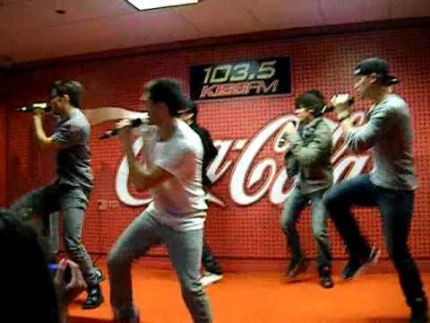 V Factory at Coca Cola Lounge-Lovestruck