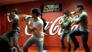 V Factory at Coca Cola Lounge-Lovestruck