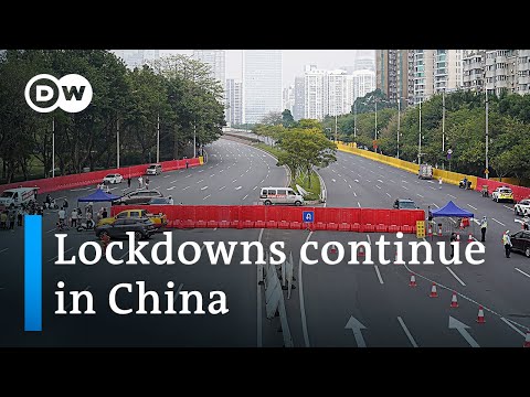 中國略微放寬檢疫規定，繼續關閉城市和工廠 | DW新聞 (China slightly relaxes quarantine rules, shutdowns of cities and factories continue | DW News)