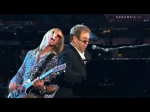 Elton John live 4K - Saturday Night's Alright (For Fighting) (Elton 60 - Live at MSG) | 2007