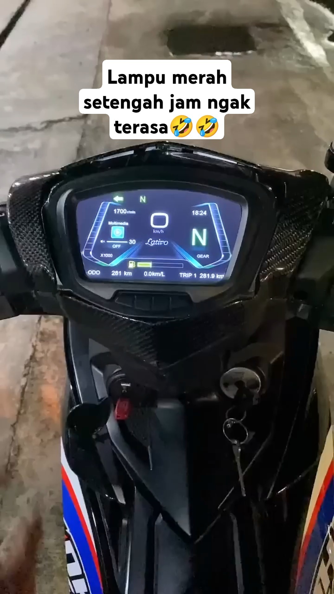 Pengen spedometer yang unik untuk MX King kamu? Coba modifikasi dengan spedometer aftermarket Lativo! Bisa disetel dan a...