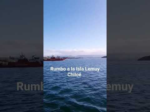 Navegando a la isla Lemuy 🛳️ #shorts #chile #chiloe #puqueldon #ferrys #surdechile #workingtravel