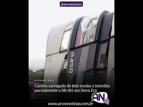 Carreta carregada de leite tomba e interdita parcialmente a BR-381 em Nova Era